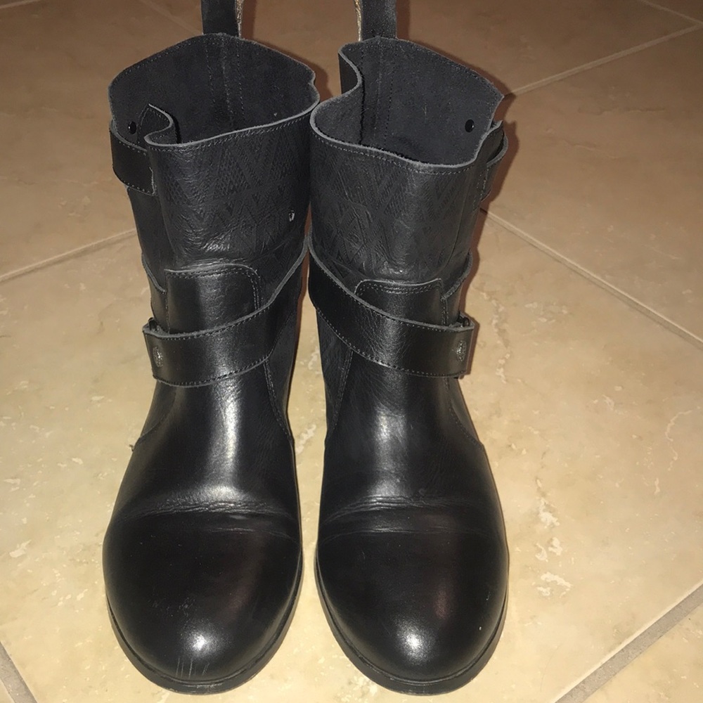 Cynthia Vincent Leather boots